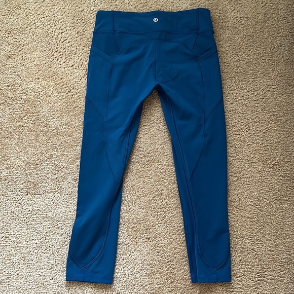 Lululemon 22” Leggings w/ Pockets - Everlux - Picture 2 of 3